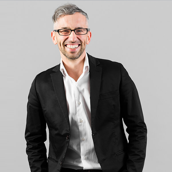 刘XX - 总经理/技术总监